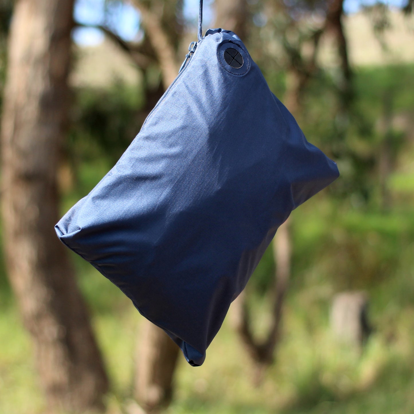 APEX PACKABLE WINDBREAKER NAVY